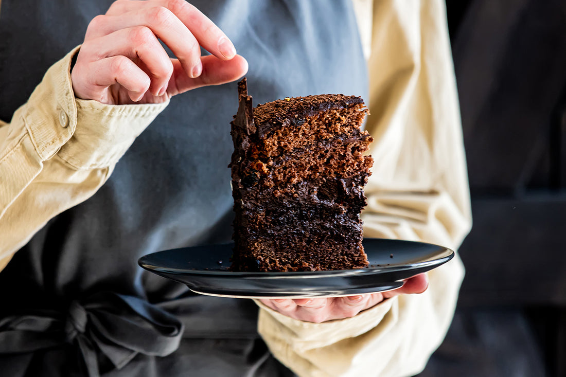 ¿Cómo hacer torta de queso con cobertura sabor a chocolate semiamarga premium?